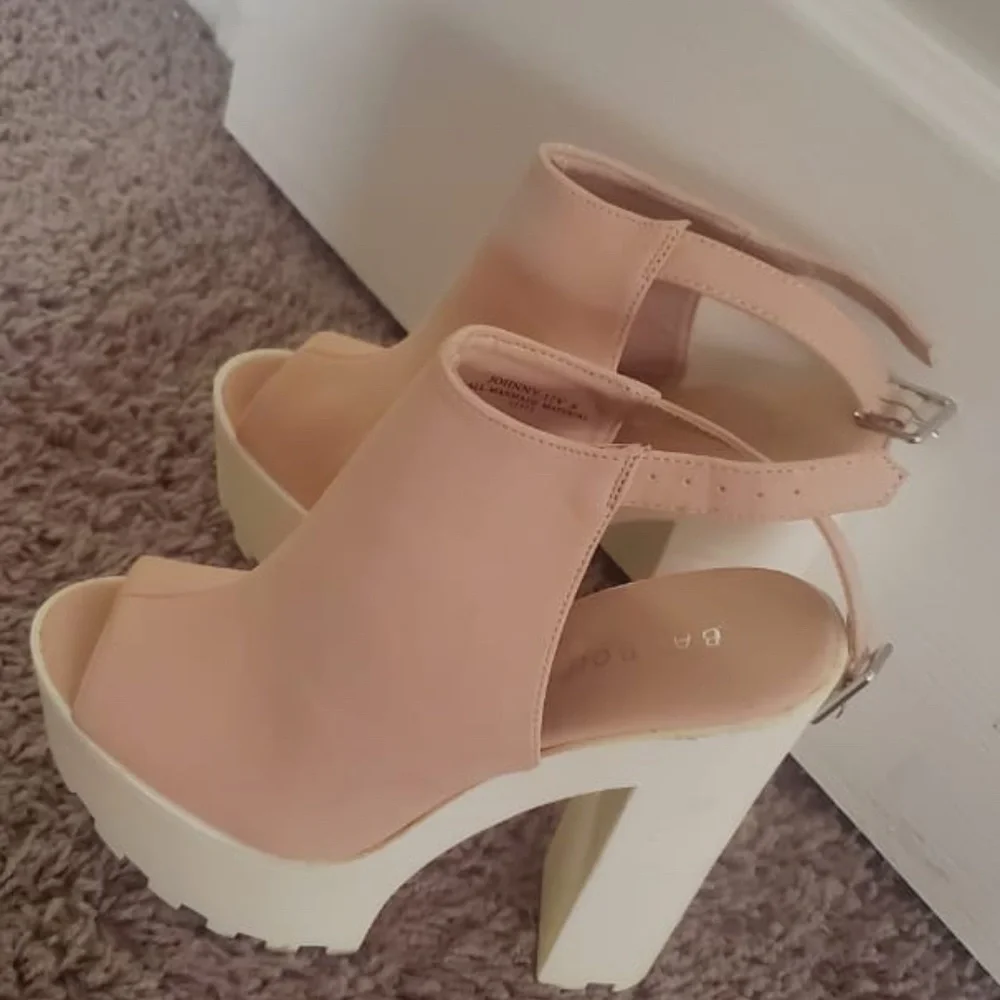 BAMBOO NUDE PEEPTOE PLATFORM BLOCK HEELS SANDALS 🌴